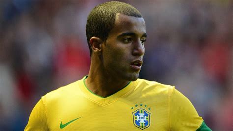 Ngiltere Premier Lig Ekiplerinden Tottenham Da Forma Giyen Lucas Moura