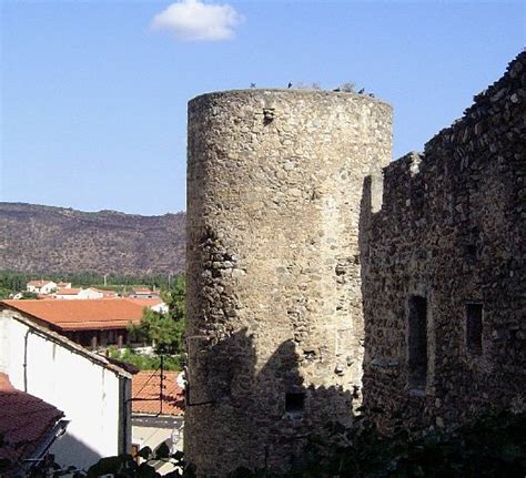 Cité fortifiée de BOULETERNERE Château féodal et ruine médiévale