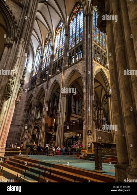 Cologne Cathedral interior Stock Photo - Alamy