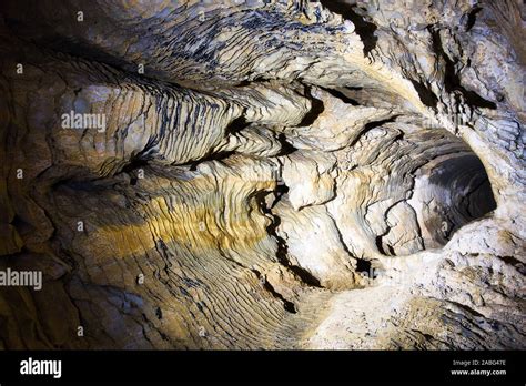 Mammoth Cave With Stalactites And Stalagmites Hi Res Stock Photography