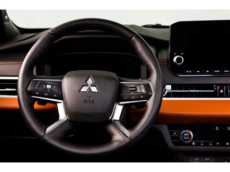 2023 Mitsubishi Outlander: 75 Interior Photos | U.S. News