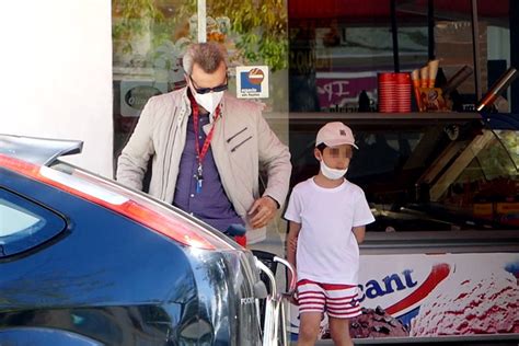 José Ortega Cano Y Su Hijo José María Disfrutan De Un Día De Playa