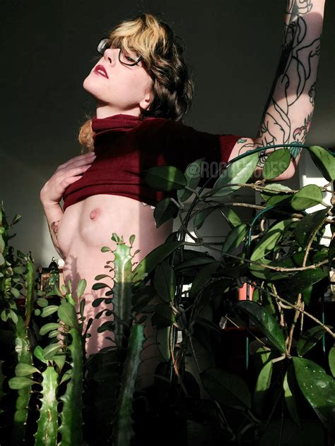 Mullets And Plants Are The Vibe Here Nudes Shorthairchicks NUDE