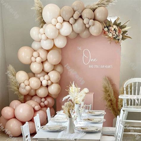 How To Make Balloon Decorations For Baby Shower