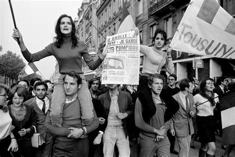 When Paris Burned Dramatic Photographs Of The 1968 Paris Uprisings