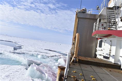 Photos: USCGC Polar Star Arrives in Antarctica