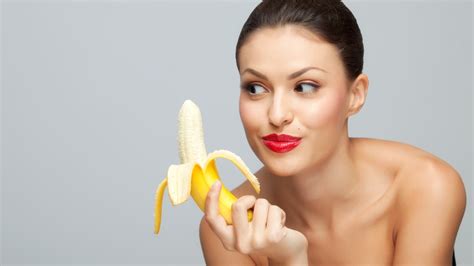 6 Health And Beauty Benefits Of Eating Banana यहां जानिए महिलाओं के