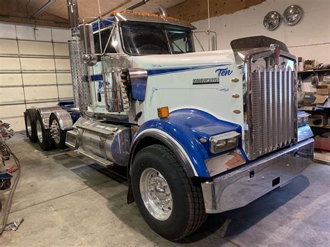 Custom Kenworth W900 Daycab