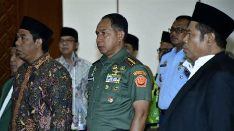 Panglima Tni Hadiri Deklarasi Pemilu Damai Lintas Ormas Dan Lintas Agama