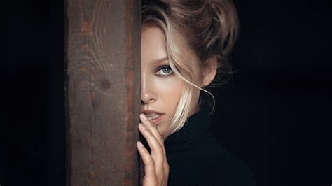 Women Model Alice Tarasenko Looking At Viewer Face Portrait Blonde