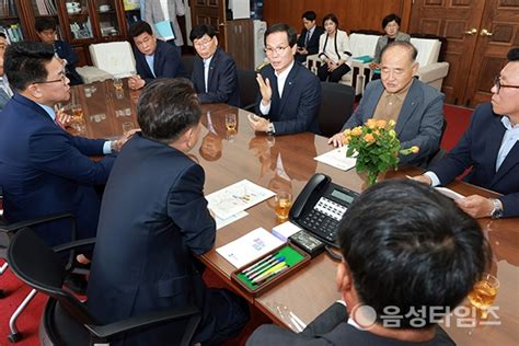 “중부내륙철도 지선 건설”음성군 철도대책위 충북도에 2만명 주민서명 전달 음성타임즈