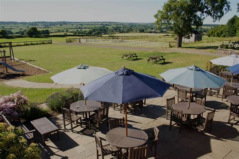 Hilltop Farm Shop And Hilltop Hideaways Hunningham Warwickshire And West