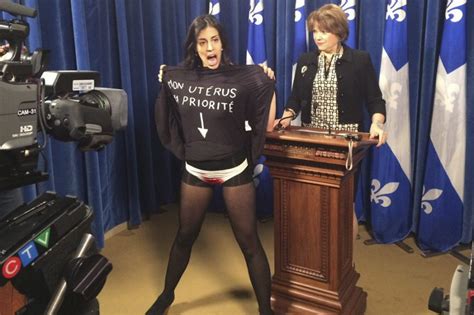 Femen Au Parlement Ga Tan Barrette Bl Me Le Pq La Presse