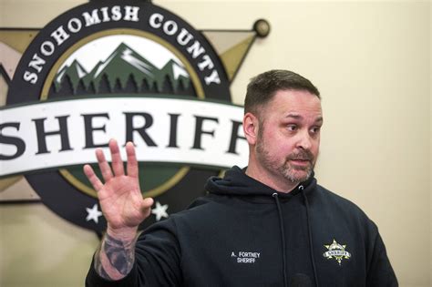 Fortney Reinstates 2 More Deputies Fired By Previous Sheriff