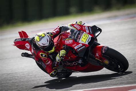 Aruba It Racing Ducati On Twitter First Few Laps 19Bautista