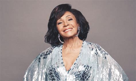 Dame Shirley Bassey Thanks Her Fans With Emotional I Owe It All To You