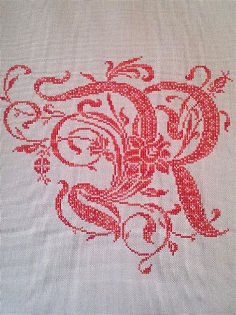 Ein Vintage Cross Stitch Monogram La Couronne Monogramm Kreuzstich