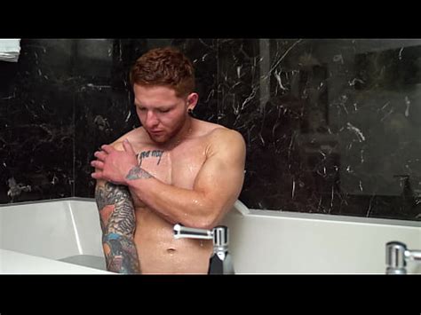 Fit Hunk Sage Se Fait Ramoner Le Cul Pendant La Douche Entre Amis XVIDEOS