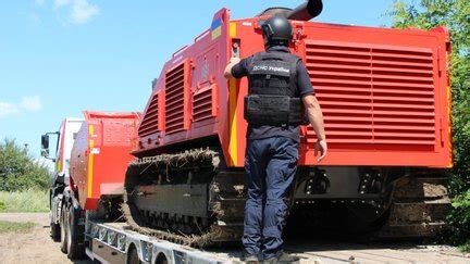 ЄС передав Україні систему розмінування MV-10 — Cуспільне Новини