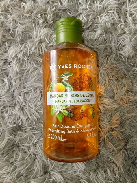 Yves Rocher Bain douche énergisant Mandarine Bois de Cèdre 200ml INCI