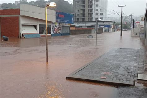 Defesa Civil Atualiza N Mero De Pessoas Afetadas Por Chuvas No Paran