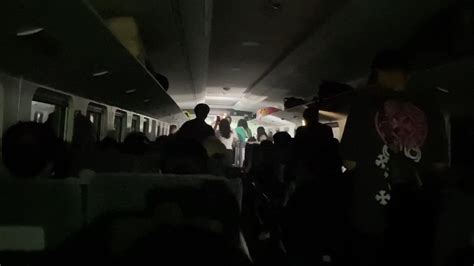 快訊／自強號 遭落石砸 中 台鐵列車撞落石卡隧道內 最新受傷狀況曝光 司機員 乘客受傷 Ezp9 生活網