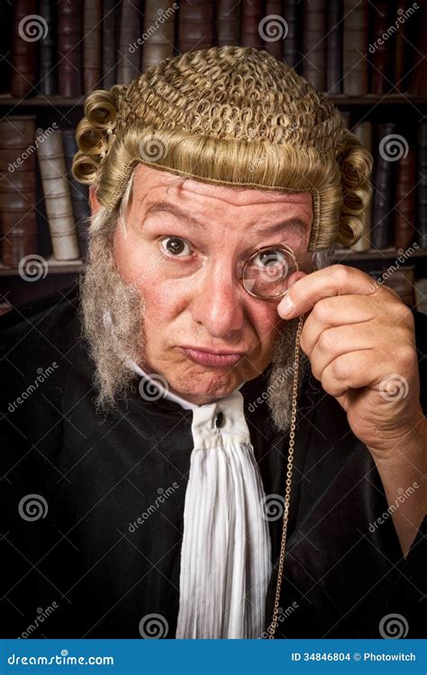 Domare med monokeln arkivfoto. Bild av rättvisa, roligt - 34846804