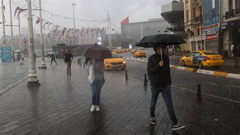 Meteoroloji Saat Verdi Stanbul Dahil Il I In Kuvvetli Sa Anak