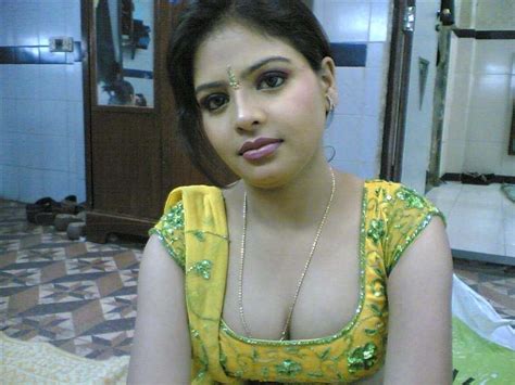 Hot Desi Aunty Actress Girls Images Sex Pics Aunty Removing Saree And Blouse
