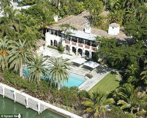 Phil Collins Buys Jennifer Lopez S M Miami Mansion Daily Mail Online