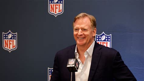 Nfl Commissioner Roger Goodell Gets A Contract Extension Through March 2027