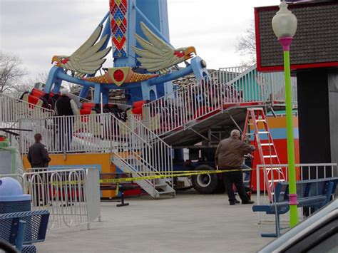 5 Ways To Avoid Amusement Park Accidents | Complex