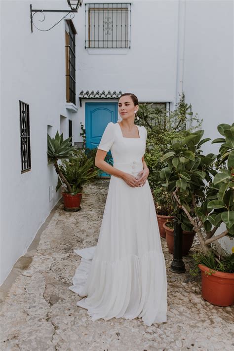 Vestido De Novia Con Manga Al Codo Y Escote Cuadrado Entrenovias