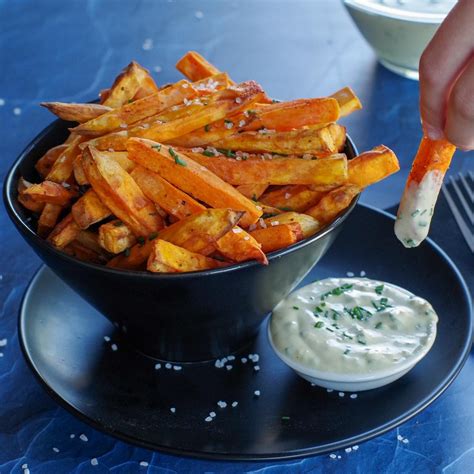 Garlic Mayo Dipping Sauce For Sweet Potato Fries