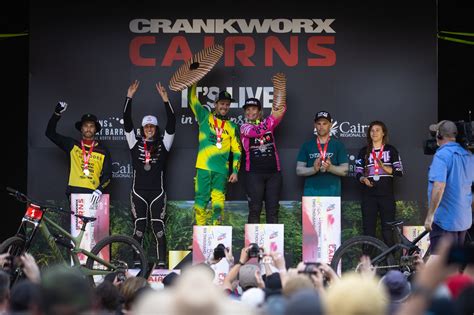 Crankworx HOME COUNTRY GOLD MEDALS FOR TRACEY HANNAH TROY BROSNAN