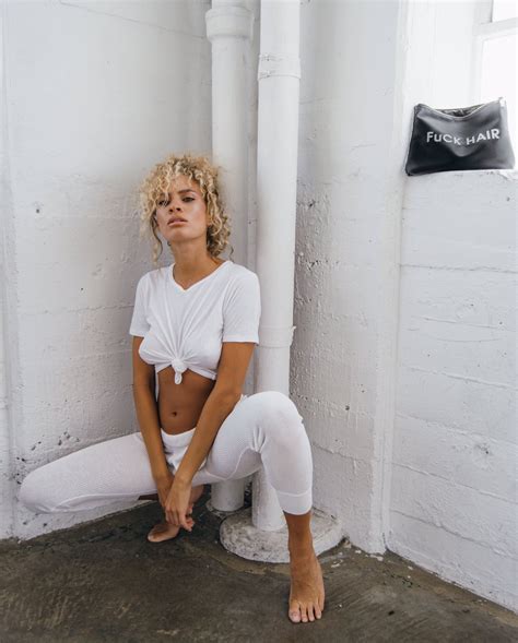 Amber Borzotra's feet