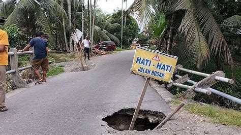 Jembatan Jalan Alternatif Menuju BIM Di Pilubang Katapiang Rusak Parah