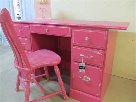 Pink Desk Chair | 6k pics