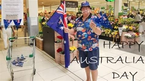 Woolworths Australia Day ‘legend’ Hands Out Flags Outside Store Au — Australia’s