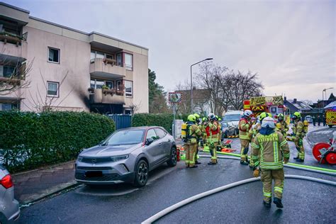 FW Ratingen Wohnungsbrand In Ratingen Feuerwehr Rettet Schwer