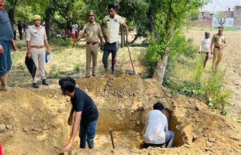 Shahrukh Body Exhumed From Grave In Hapur After Four Months हापुड़ से बड़ी खबर चार महीने बाद