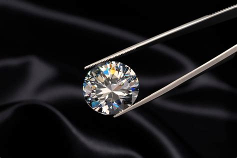 J Color Diamond Guide Clarity Value And Buying Tips