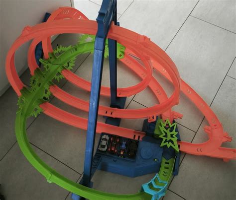 Hot Wheels Looping Flitzerbahn Gebraucht in Küsnacht ZH für CHF 10 nur Abholung auf Ricardo