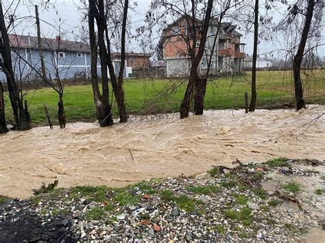 Reshjet atmosferike dëme të shkaktuara edhe në Deçan GazetaBlic