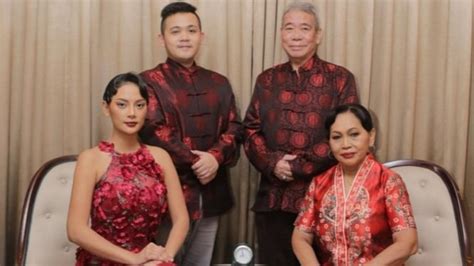 5 Artis Indonesia Rayakan Imlek 2023 Nomor 3 Tak Terlihat Chinese