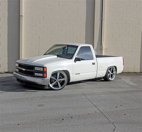 STELLA! The Complete Build... - Street Trucks