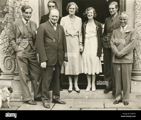 Charlie Chaplin Con Winston Churchill Y Su Familia En Chartwell Manor