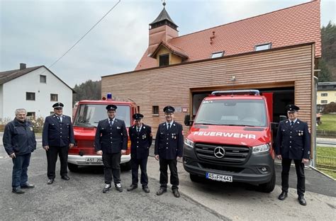 Hirschbach Ehre Bei Indienststellung Des Neuen Feuerwehrautos