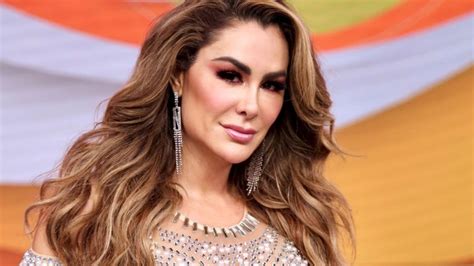 Ninel Conde Derrocha Sensualidad Al Mostrarse Frente Al Espejo Luciendo Un Minivestido Puro Show