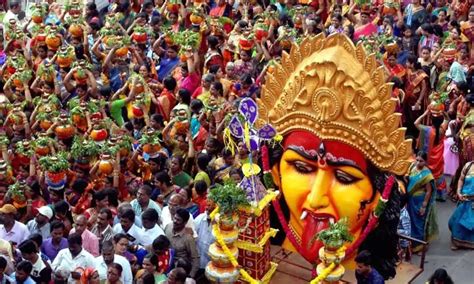 Hyderabad: Golconda Bonalu to begin today, devotees to worship Goddess ...